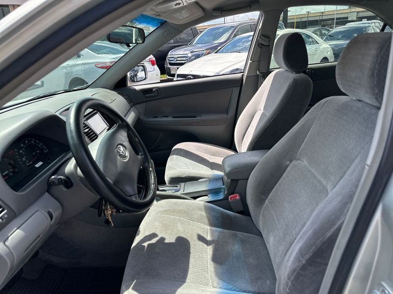 2004 Toyota Camry 4dr Sedan LE Automatic - 23024928 - 11