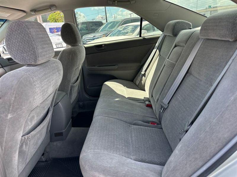 2004 Toyota Camry 4dr Sedan LE Automatic - 23024928 - 13