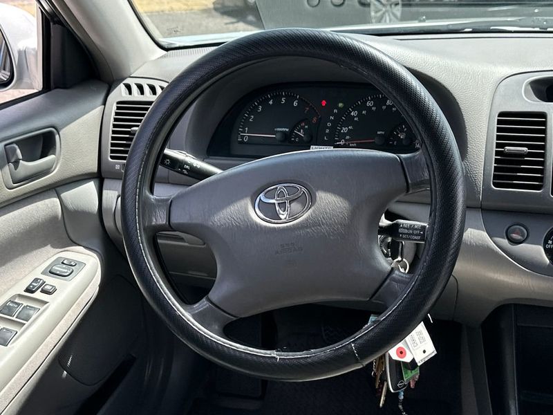 2004 Toyota Camry 4dr Sedan LE Automatic - 23024928 - 15