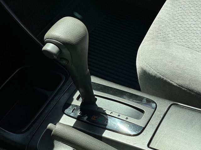 2004 Toyota Camry 4dr Sedan LE Automatic - 23024928 - 16