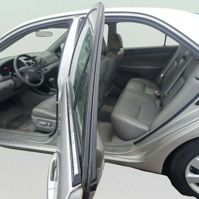 2004 Toyota Camry 4dr Sedan LE Automatic - 22961844 - 6