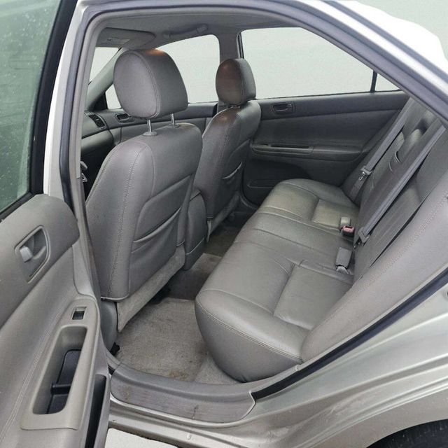 2004 Toyota Camry 4dr Sedan LE Automatic - 22961844 - 7