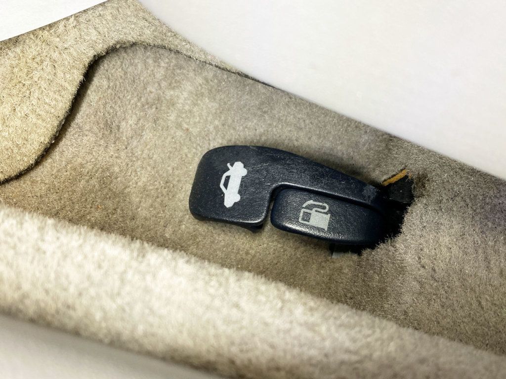 2004 Toyota Camry 4dr Sedan LE Automatic - 22937550 - 17