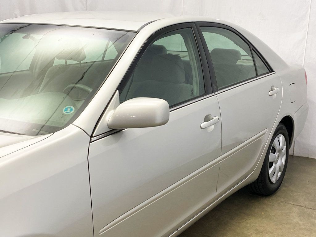 2004 Toyota Camry 4dr Sedan LE Automatic - 22937550 - 1