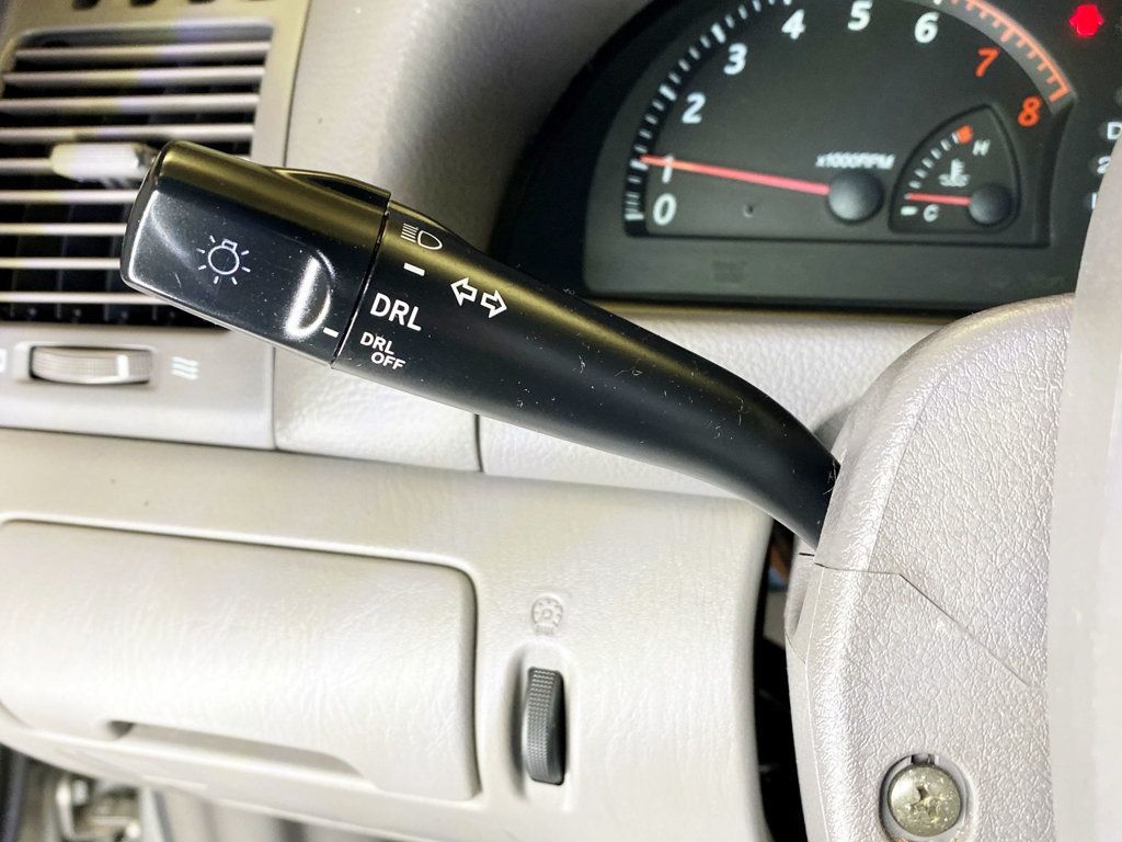 2004 Toyota Camry 4dr Sedan LE Automatic - 22937550 - 22