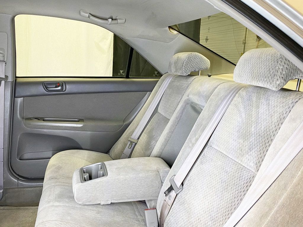 2004 Toyota Camry 4dr Sedan LE Automatic - 22937550 - 43