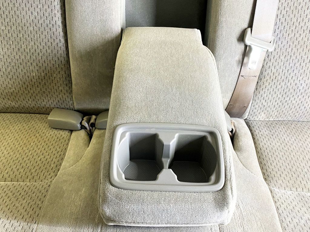 2004 Toyota Camry 4dr Sedan LE Automatic - 22937550 - 44