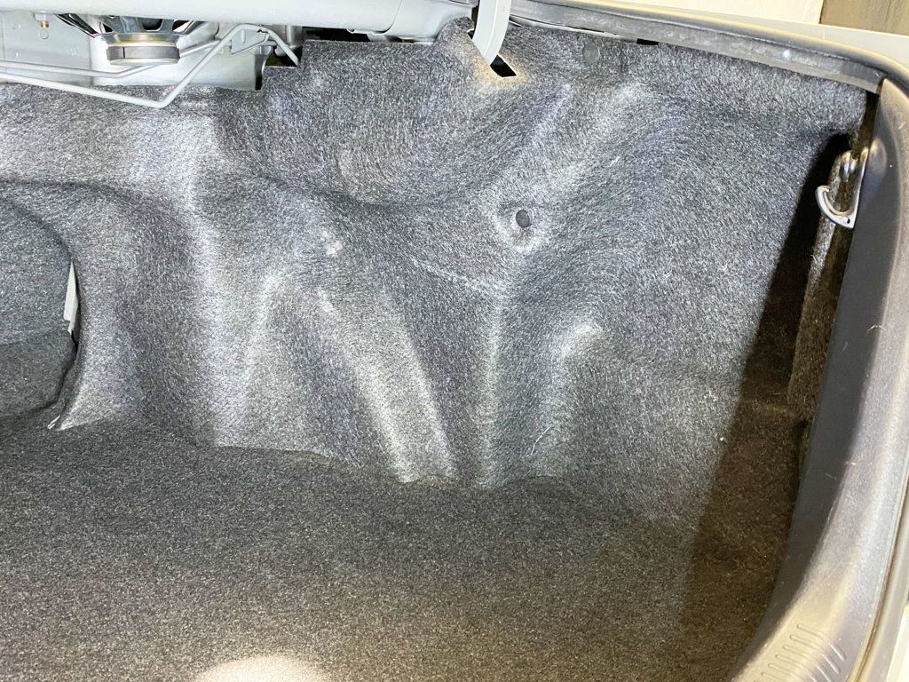 2004 Toyota Camry 4dr Sedan LE Automatic - 22937550 - 47