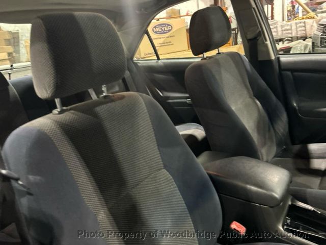 2004 Toyota Camry 4dr Sedan SE V6 Automatic - 23022077 - 10