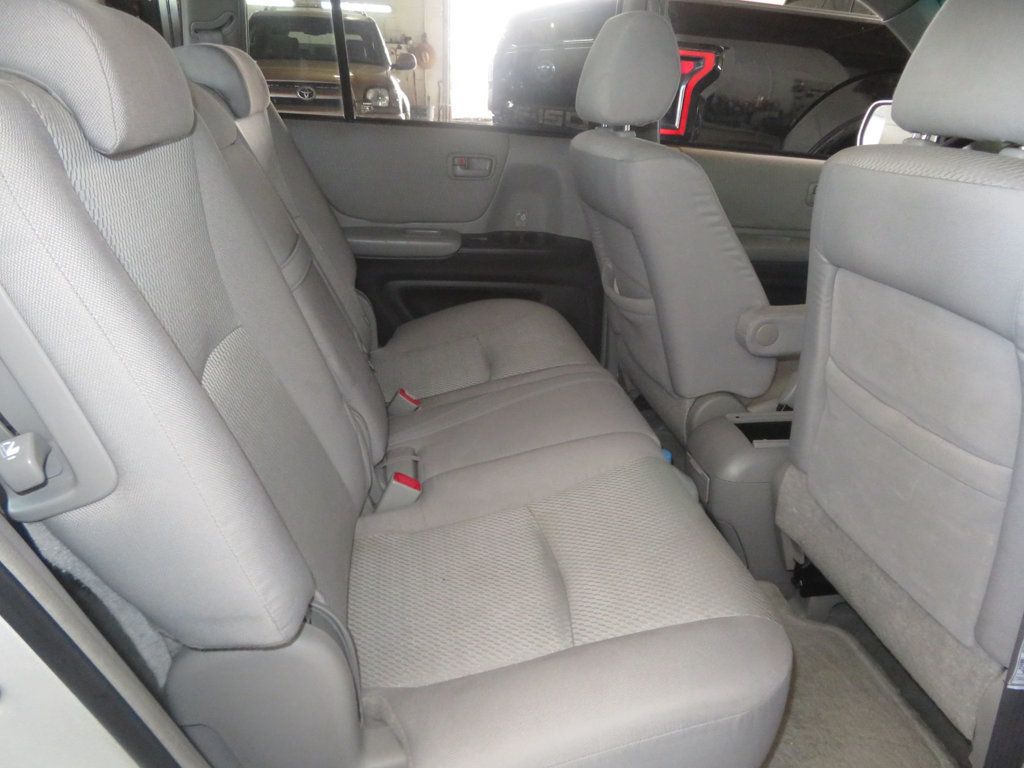 2004 Toyota Highlander 6CYLINDER AWD EXTRA CLEAN HIGHLANDER 2OWNER  3RD ROW SEATING  - 23043106 - 24