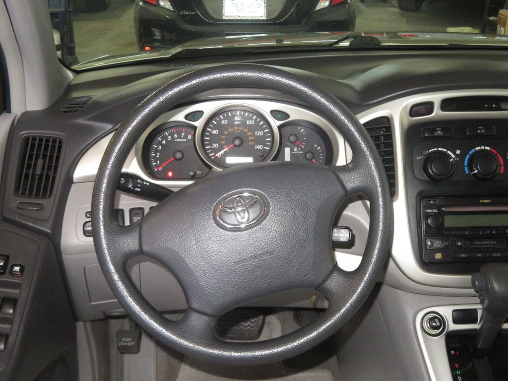 2004 Toyota Highlander 6CYLINDER AWD EXTRA CLEAN HIGHLANDER 2OWNER  3RD ROW SEATING  - 23043106 - 31