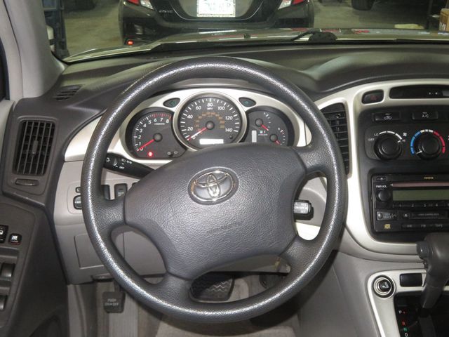 2004 Toyota Highlander 6CYLINDER AWD EXTRA CLEAN HIGHLANDER 2OWNER  3RD ROW SEATING  - 23043106 - 31