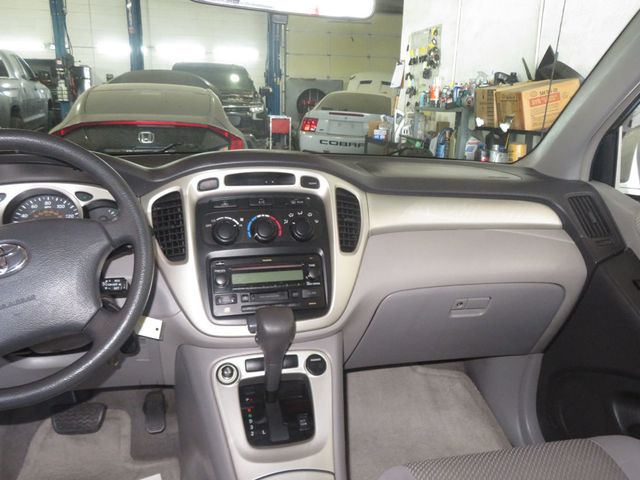 2004 Toyota Highlander 6CYLINDER AWD EXTRA CLEAN HIGHLANDER 2OWNER  3RD ROW SEATING  - 23043106 - 32