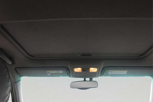 2004 Toyota Highlander Base AWD 4dr SUV V6 w/3rd Row - 22995218 - 9