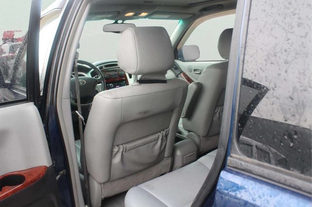 2004 Toyota Highlander Base AWD 4dr SUV V6 w/3rd Row - 22995218 - 7
