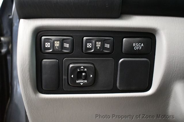 2004 Toyota Land Cruiser 4dr 4WD - 23035360 - 30
