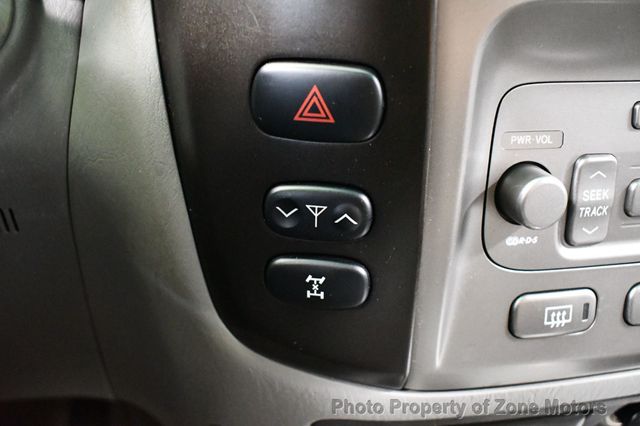 2004 Toyota Land Cruiser 4dr 4WD - 23035360 - 37
