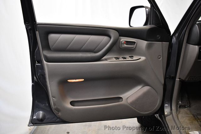 2004 Toyota Land Cruiser 4dr 4WD - 23035360 - 6