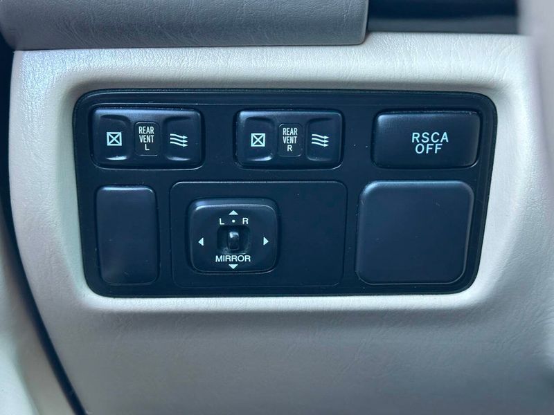 2004 Toyota Land Cruiser 4dr 4WD - 22925065 - 39