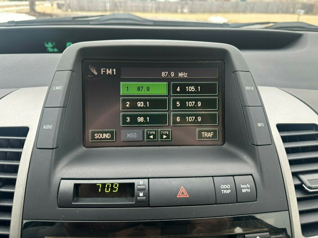 2004 Toyota Prius 5dr Hatchback - 22772850 - 14