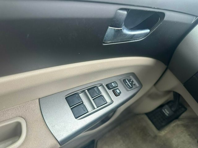 2004 Toyota Prius 5dr Hatchback - 22772850 - 16