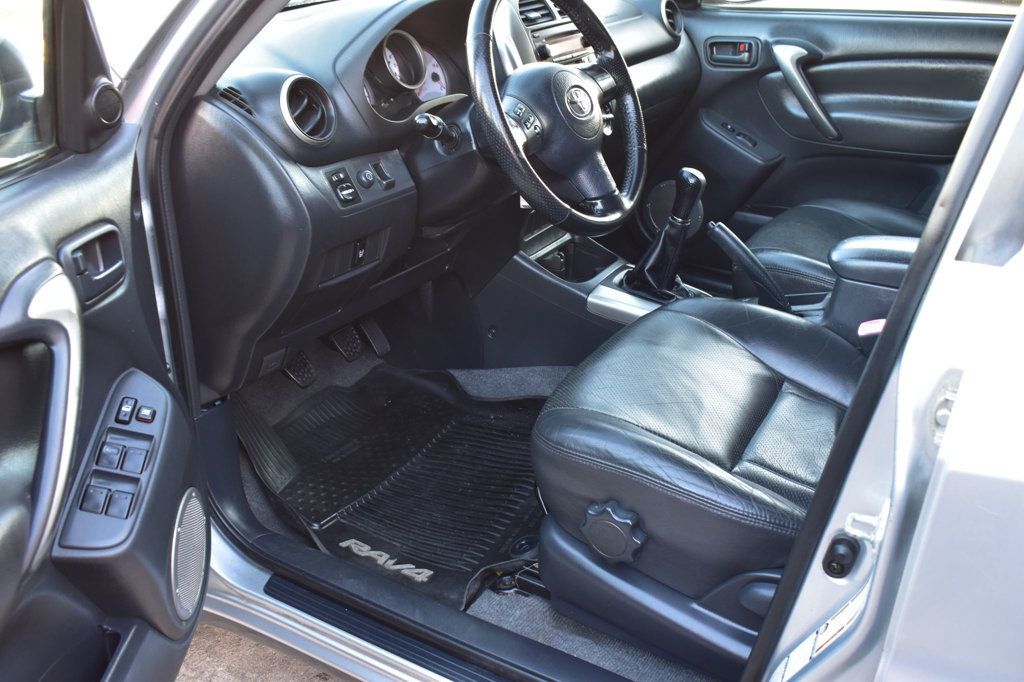 2004 Toyota RAV4 4dr Manual - 22971458 - 15