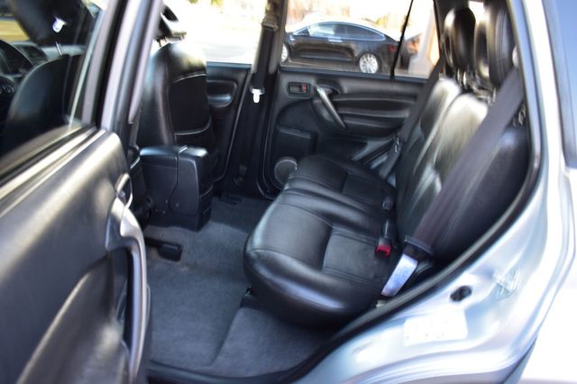 2004 Toyota RAV4 4dr Manual - 22971458 - 19