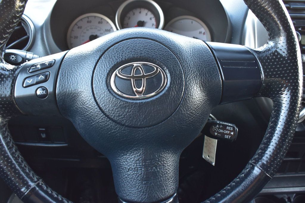 2004 Toyota RAV4 4dr Manual - 22971458 - 25