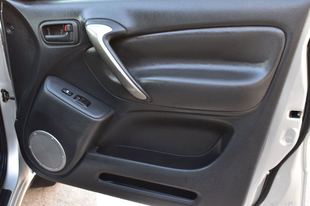 2004 Toyota RAV4 4dr Manual - 22971458 - 31