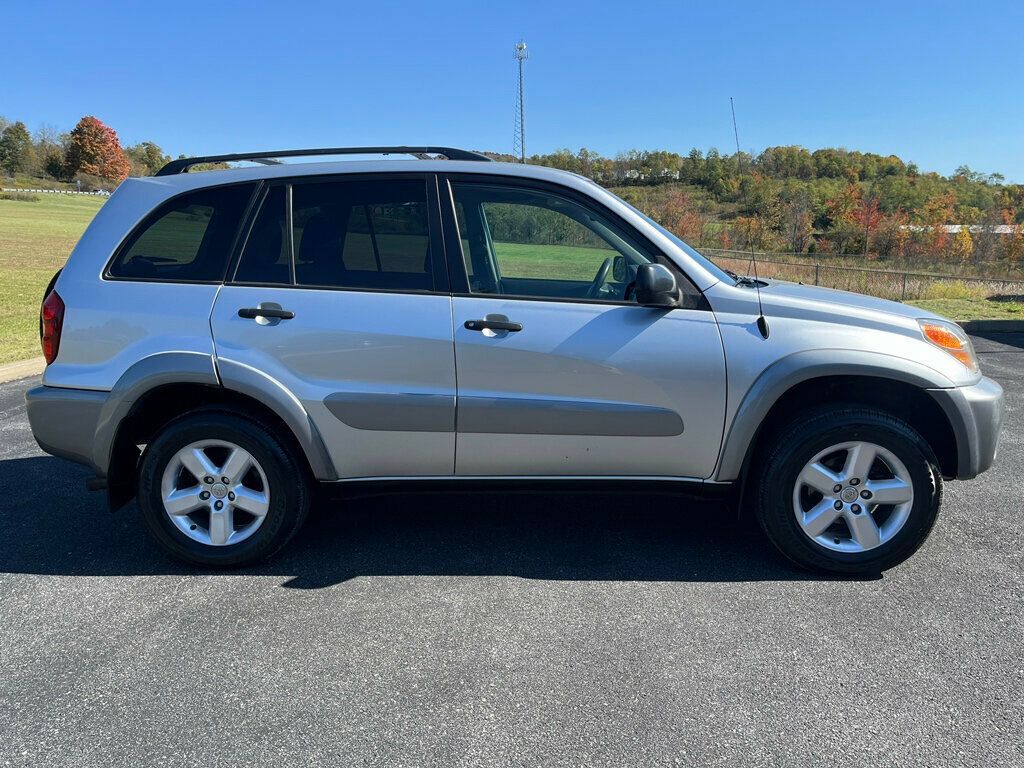 2004 Toyota RAV4 5-speed manual stick shift straight drive 4x4 4wd - 22510166 - 1