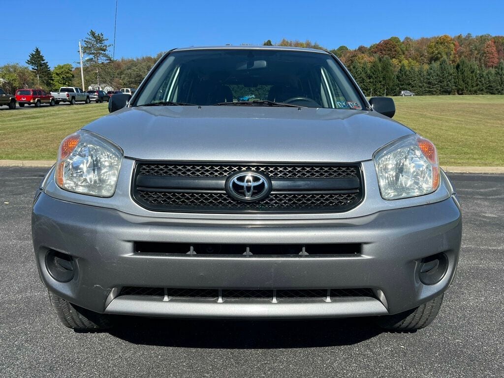 2004 Toyota RAV4 5-speed manual stick shift straight drive 4x4 4wd - 22510166 - 7