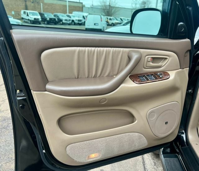 2004 Toyota Sequoia 4dr Limited 4WD - 22985724 - 11