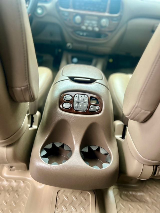 2004 Toyota Sequoia 4dr Limited 4WD - 22985724 - 16