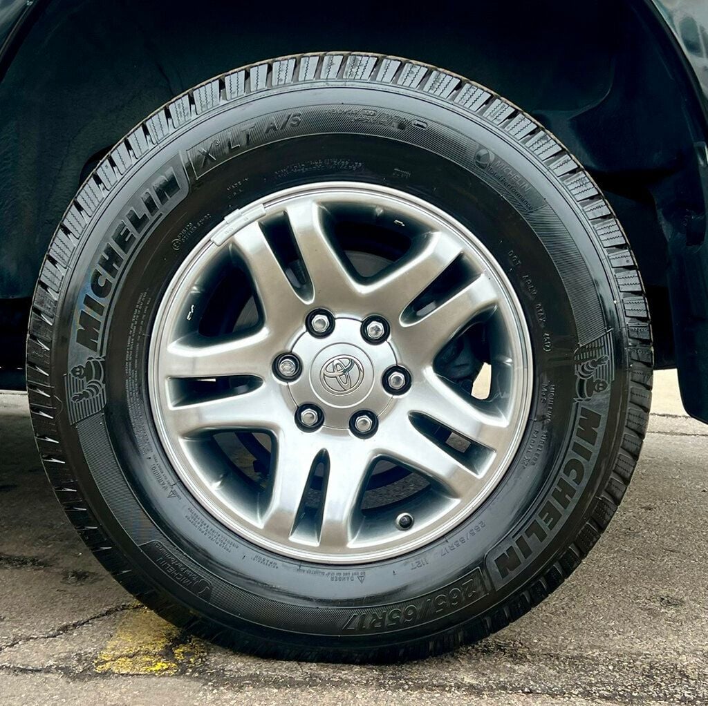 2004 Toyota Sequoia 4dr Limited 4WD - 22985724 - 23