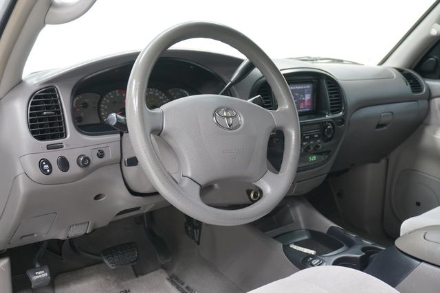 2004 Toyota Sequoia 4dr SR5 - 23019258 - 10