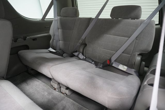 2004 Toyota Sequoia 4dr SR5 - 23019258 - 13