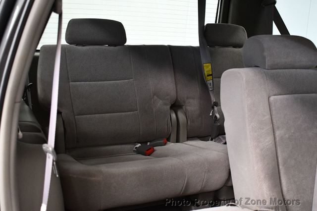 2004 Toyota Sequoia 4dr SR5 4WD - 23047138 - 16