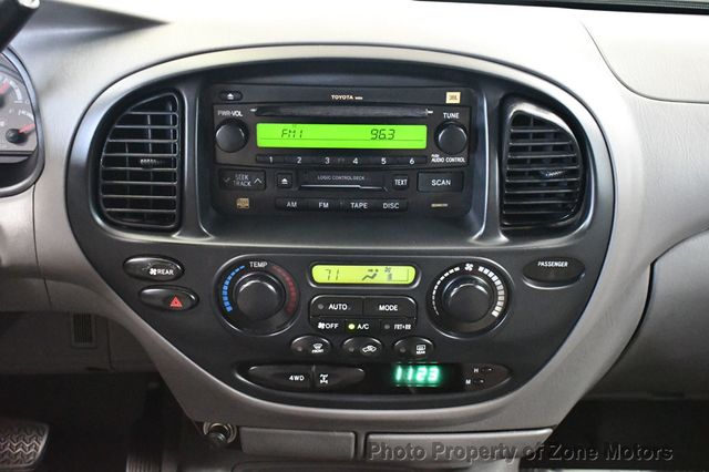 2004 Toyota Sequoia 4dr SR5 4WD - 23047138 - 25