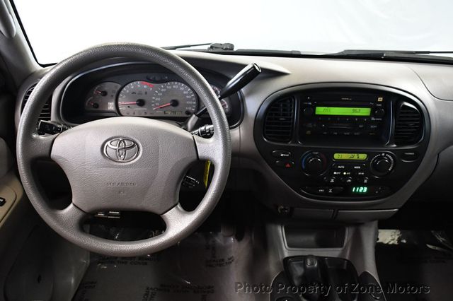 2004 Toyota Sequoia 4dr SR5 4WD - 23047138 - 27