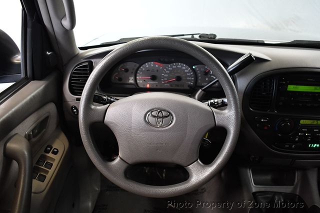 2004 Toyota Sequoia 4dr SR5 4WD - 23047138 - 28