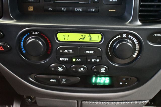 2004 Toyota Sequoia 4dr SR5 4WD - 23047138 - 36