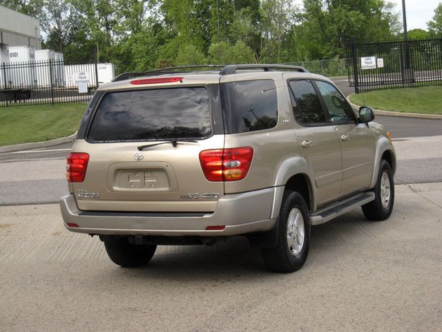 2004 Toyota Sequoia 4dr SR5 4WD - 23027160 - 12