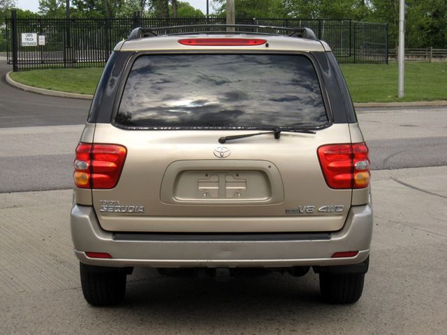 2004 Toyota Sequoia 4dr SR5 4WD - 23027160 - 13