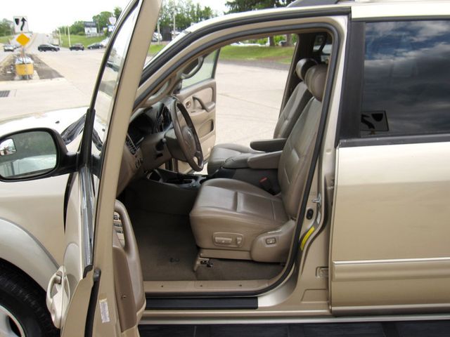 2004 Toyota Sequoia 4dr SR5 4WD - 23027160 - 16