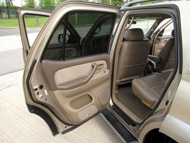 2004 Toyota Sequoia 4dr SR5 4WD - 23027160 - 27
