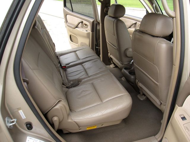 2004 Toyota Sequoia 4dr SR5 4WD - 23027160 - 29