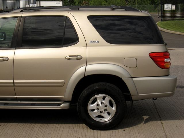 2004 Toyota Sequoia 4dr SR5 4WD - 23027160 - 7