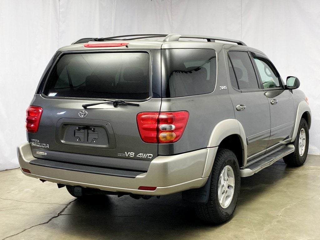 2004 Toyota Sequoia 4dr SR5 4WD - 22598563 - 3