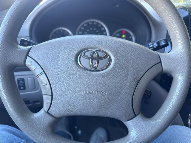 2004 Toyota Sienna  - 23096872 - 9
