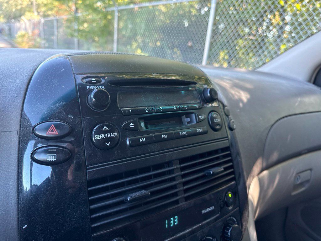 2004 Toyota Sienna  - 23096872 - 12